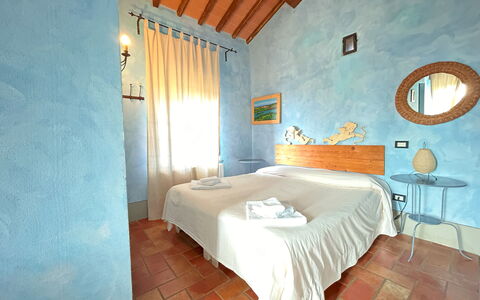 Appartamento La Torretta Di Pietra, Wifi, Perugia: Parete, Mobilia, Interior Design, Pavimentazione, Pavimento, Piscina, Soffitto, Hotel, Ricorrere, Camera Da Letto