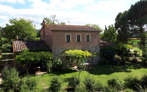 Appartamento Bellosguardo, Wifi, Near Perugia: Casa, Arbusto, Casa, Tetto, Zona Residenziale, Villetta, Area Rurale, Estate, Giardino