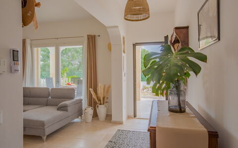 Villa Vera: Mobilia, Parete, Interior Design, Divano, Legna, Pavimentazione, Soggiorno, Casa, Pavimento, Soffitto