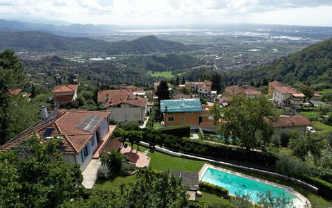 Villa Corsanico: Geografia Montane, Collina, Tetto, Zona Residenziale, Highland, Montagna, Paesaggio, Casa, Hill Station, Area Rurale