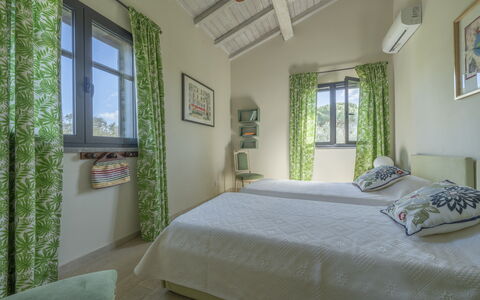 Villa Flaminia: Mobilia, Interior Design, Camera Da Letto, Casa, Letto, Biancheria, Soffitto, Bedding, Pavimento, Lenzuolo