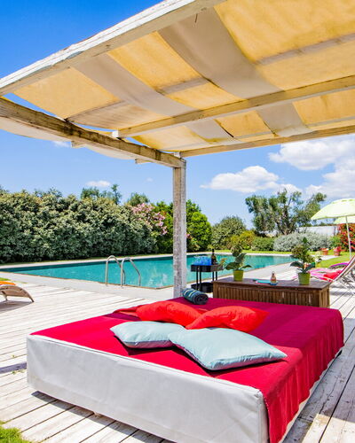 Villa Flaminia: Mobili Da Esterno, Piscina, Mobilia, Ricorrere, Shade, Tempo Libero, Eco Hotel, Gazebo, Struttura Esterna, Sedia
