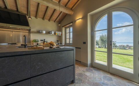 Battisole: Interior Design, Pavimentazione, Controsoffitto, Pavimento, Cucina, Mobilia, Cabinetry, Casa, Illuminazione, Soffitto