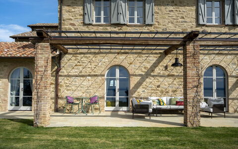 Battisole: Porta, Casa, Estate, Brick, Mobili Da Esterno, Giardino, Sedia, Shade, Flagstone, Agriturismo