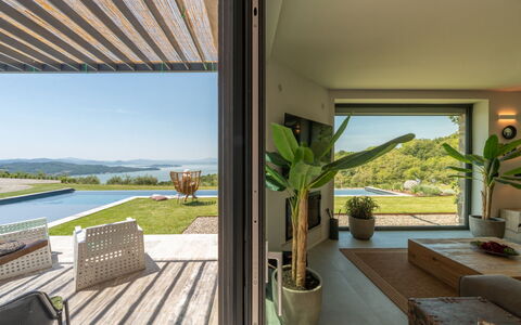 Villa Feronia: Casa, Eco Hotel, Estate, Shade, Balcone, Landscaping, Deck, Latifoglie, Terrazza, Villa