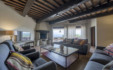 Villa delle Rose: Mobilia, Parete, Interior Design, Pavimentazione, Pavimento, Casa, Camera, Divano, Soffitto, Soggiorno