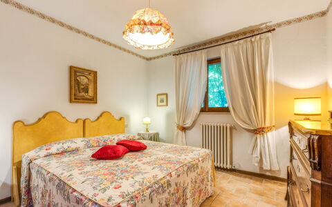 Podere Oliveta: Mobilia, Letto, Camera Da Letto, Interior Design, Lenzuolo, Bedding, Biancheria, Camera, Tessile, Pavimentazione