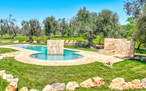 Trulli Corte Kalia, Golf & Puglia: Giardino, Landscaping, Giochi D'Acqua, Prato, Backyard, Cortile, Piscina, Shade, Parco, Giardino Botanico