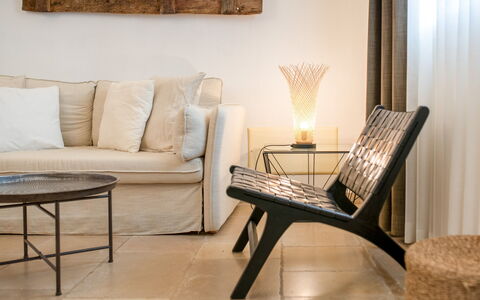 Trulli Corte Kalia, Golf & Puglia: Mobilia, Interior Design, Pavimentazione, Pavimento, Legna, Tavolo, Camera, Soggiorno, Casa, Divano