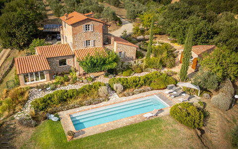 Villa Olivo: Estate, Giardino, Villetta, Agriturismo, Villa, Landscaping, Dimora, Backyard, Hacienda, Piantagione
