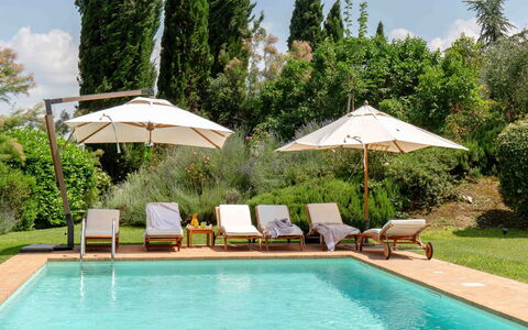 Podere i Poggi: Piscina, Mobili Da Esterno, Ombrello, Ricorrere, Mobilia, Lettino, Shade, Giardino, Eco Hotel, Landscaping
