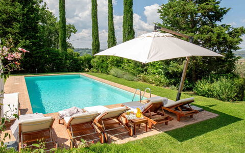 Podere i Poggi: Piscina, Mobili Da Esterno, Mobilia, Ombrello, Lettino, Ricorrere, Shade, Sedia, Vaso Di Fiori, Eco Hotel