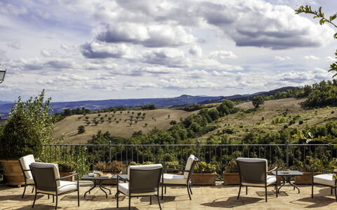 Podere Bella Vista: Mobilia, Mobili Da Esterno, Paesaggio, Sedia, Lotto, Tavolo Esterno, Shade, Landscaping, Terrazza, Eco Hotel