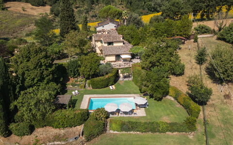 La Piccola Oasi: Zona Residenziale, Arbusto, Casa, Estate, Casa, Villetta, Giardino, Agriturismo, Landscaping, Villa