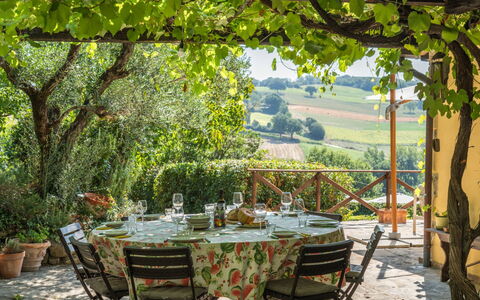La Piccola Oasi: Mobilia, Tavolo, Sedia, Tovaglia, Cucina & Sala Da Pranzo Tavolo, Tavolo Esterno, Ristorante, Mobili Da Esterno, Giardino, Shade