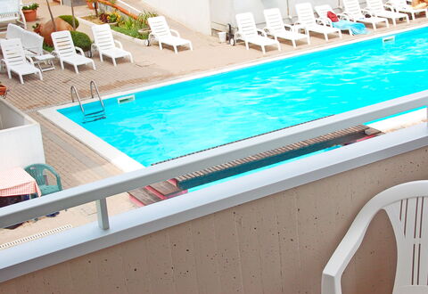 Marconi Seaside Residence, Pool, Wifi, Abruzzo: Piscina, Mobili Da Esterno, Tempo Libero, Ricorrere, Mobilia, Lettino, Vacanza, Hotel, Sedia, Centro Ricreativo