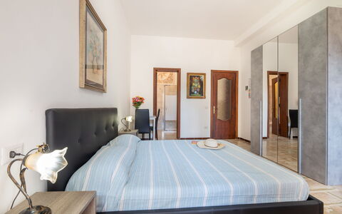 Gallipoli Apartment Ac, Seaside: Mobilia, Letto, Interior Design, Pavimentazione, Pavimento, Camera Da Letto, Camera, Legna, Lenzuolo, Bedding