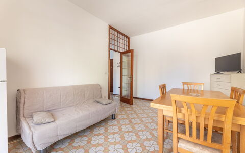 Vico Apartment Balcony, Gallipoli: Pavimentazione, Pavimento, Legna, Interior Design, Camera, Soffitto, Appartamento, Color Legno, Latifoglie