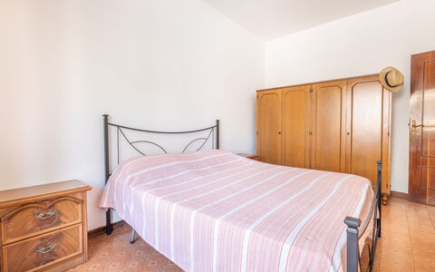 Vico Apartment Balcony, Gallipoli: Letto, Camera Da Letto, Interior Design, Lenzuolo, Pavimento, Pavimentazione, Mobilia, Camera, Bedding, Telaio Del Letto