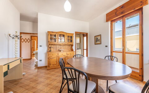 Giovanni Apartment In Gallipoli, Ac, Seaside: Interior Design, Pavimentazione, Pavimento, Legna, Soffitto, Mobilia, Camera, Pavimento In Legno, Illuminazione, Cabinetry