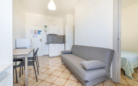 Sea View Apartment, Ac Gallipoli: Interior Design, Pavimentazione, Pavimento, Mobilia, Camera, Appartamento, Sedia, Scrivania, Soggiorno