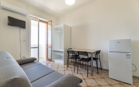 Sea View Apartment, Ac Gallipoli: Pavimentazione, Pavimento, Interior Design, Mobilia, Legna, Appartamento, Soffitto, Camera, Casa, Pavimento In Legno