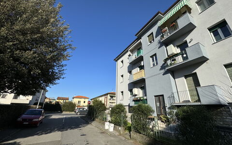 Sto Bene Qua: Costruzione, Finestra, Zona Residenziale, Manto Stradale, Quartiere, Cittadina, Appartamento, Architettura, Casa, Casa