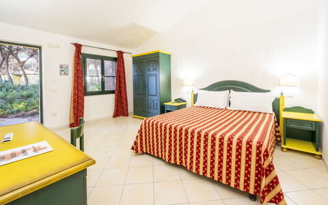 Nature & Country Resort Near The sea: Mobilia, Pavimentazione, Interior Design, Pavimento, Soffitto, Ricorrere, Sedia, Hotel, Pianta Della Casa, Piscina