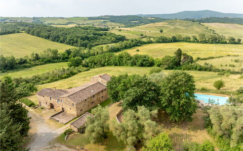 In the Heart of Chianti, Pool, Wifi, View - Lillia: Erba, Pascolo, Paesaggio, Lotto, Area Rurale, Plain, Estate, Insediamento Umano, Agriturismo, Prato