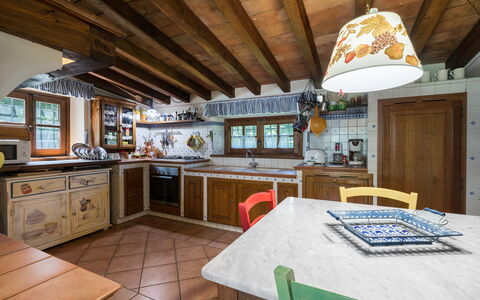 Grace Home, Pool, Wifi, Gambassi Terme: Cucina, Mobilia, Interior Design, Legna, Controsoffitto, Soffitto, Pavimentazione, Cabinetry, Casa, Cucina & Sala Da Pranzo Tavolo