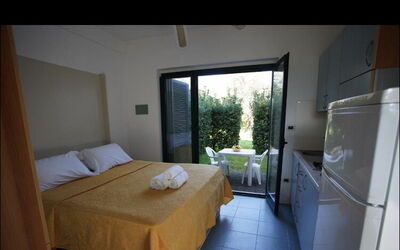 Residence Sant'andrea, Catanzaro, Calabria: Piscina, Mobili Da Esterno, Hotel, Lettino, Villa