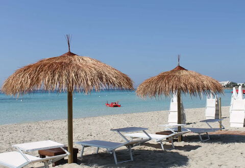 Villa Porto Cesareo Con Parcheggio: Corpo D'Acqua, Mobili Da Esterno, Spiaggia, Ombrello, Estate, Evento, Shade, Mare, Thatching, Costiera E Morfologie Oceanic