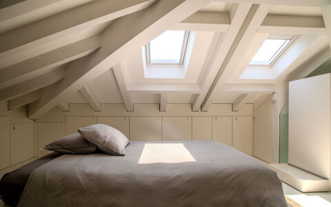 Villa Rosa Del Mare: Legna, Camera Da Letto, Interior Design, Soffitto, Letto, Pavimentazione, Pavimento, Illuminazione, Camera, Bedding
