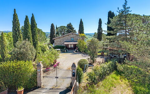 Capanna Al Lago: Arbusto, Giardino, Estate, Landscaping, Agriturismo, Sempreverde, Hedge, Hacienda, Villa