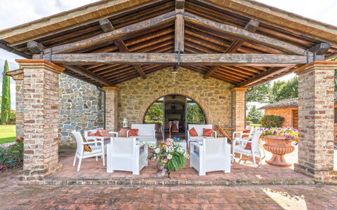 Dimora Di Castroncello: Giardino, Estate, Hacienda, Struttura Esterna, Landscaping, Terrazza, Vaso Di Fiori, Bicicletta, Cortile, Shade