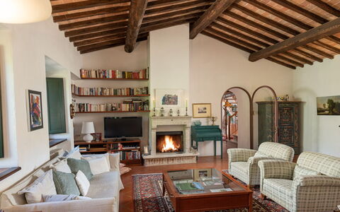 Casale del Timignano, Private Villa with Huge Gard: Mobilia, Interior Design, Parete, Divano, Pavimentazione, Legna, Casa, Soggiorno, Camera, Soffitto