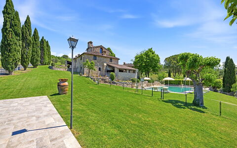 La Dimora del Chianti Dimora: Stunning Tuscan Ston: Estate, Piscina, Giardino, Landscaping, Villa, Dimora, Prato, Hacienda, Cortile, Agriturismo