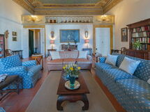 Elegant Suite: Florence Apartment with View on Med