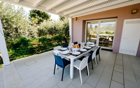 Villa Virginia: Mobilia, Sedia, Tavolo, Mobili Da Esterno, Tavolo Esterno, Cucina & Sala Da Pranzo Tavolo, Giardino, Shade, Landscaping, Terrazza