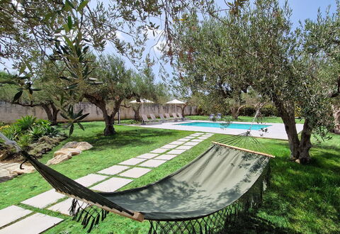 Villa Virginia: Piscina, Mobilia, Ricorrere, Mobili Da Esterno, Shade, Giardino, Backyard, Eco Hotel, Sedia, Cortile