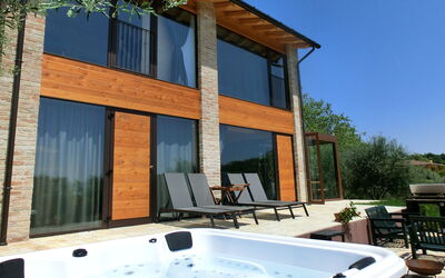 Casa vacanza Villa Montello Pool, Jacuzzi, Ac, Wifi, Treviso - Montebelluna, Veneto, Italia