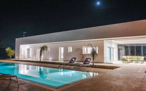 Villa Donnosanto a 5 Minuti Da Spiaggia. Ostuni 10: Piscina, Ricorrere, Estate, Shade, Eco Hotel, Crepuscolo, Design, Hotel, Landscaping, Villa