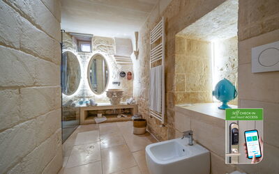 Alloggio:&nbsp;Maiorca Deluxe Room with Bath Tub - Borgo Bianco