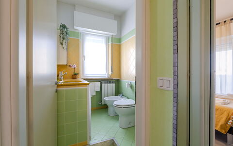 Suite Artemare: Interior Design, Pavimentazione, Pavimento, Soffitto, Idraulico Fixture, Camera, Idraulico, Bagno, Lavello, Rubinetto