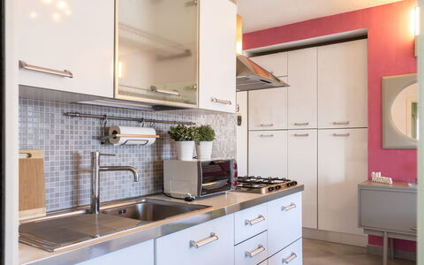 Suite Artemare: Cucina, Elettrodomestico Da Cucina, Controsoffitto, Cabinetry, Apparecchio Major, Interior Design, Lavandino Della Cucina, Mobilia, Lavello, Elettrodomestico