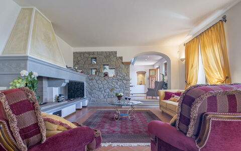 Villa Alessia Luxury: Mobilia, Interior Design, Pavimentazione, Pavimento, Divano, Soffitto, Camera, Soggiorno, Illuminazione, Tavolo
