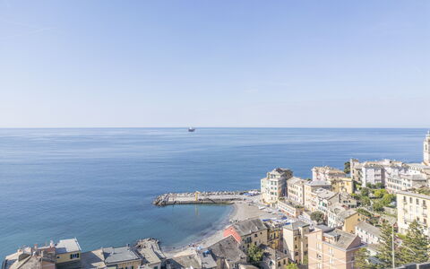 Central Design Flat With Parking, Bogliasco: Blu, Acqua, Corpo D'Acqua, Risorse Idriche, Orizzonte, Costa, Mare, Costiera E Morfologie Oceanic, Città, Waterway