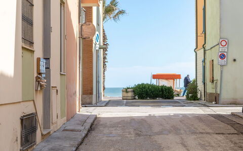 La Rondine Apartment: Strada, Balcone, Marciapiede, Vicolo, Passerella