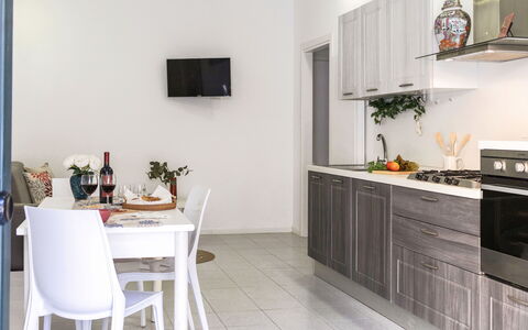 La Rondine Apartment: Mobilia, Cucina, Elettrodomestico Da Cucina, Apparecchio Major, Interior Design, Controsoffitto, Legna, Pavimentazione, Cabinetry, Elettrodomestico