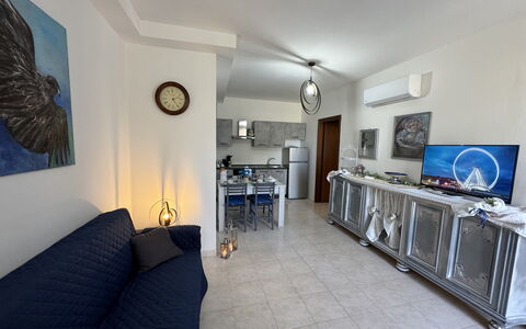 Il Volo Del Nibbio: Mobilia, Pavimentazione, Pavimento, Appartamento, Divano, Sedia, Soggiorno, Tavolino Da Caffè, Divano Letto